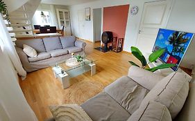 Central modern Lyse Fjord apartment